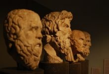 دعا الفيلسوف أرسطو المعلم الأول: 10 حقائق مدهشة عنه